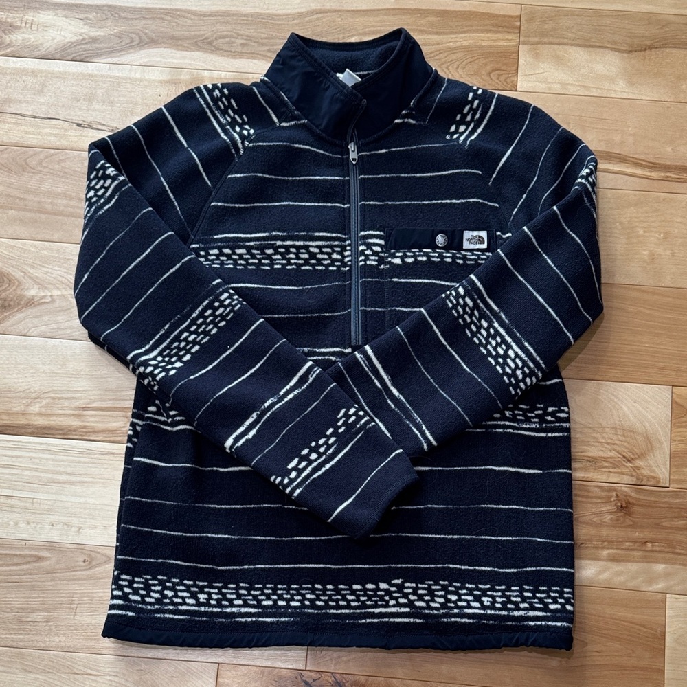 The North Face Men's Navy and White Zip-Up Sweater